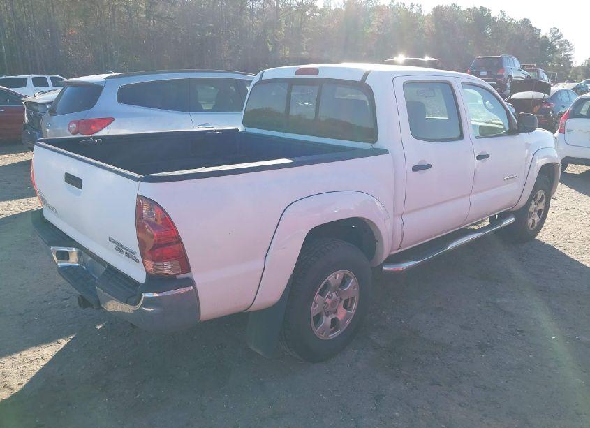 Photo 4 of 2008 Toyota Tacoma PRERUNNER V6 (VIN 3TMJU62N98M061229)