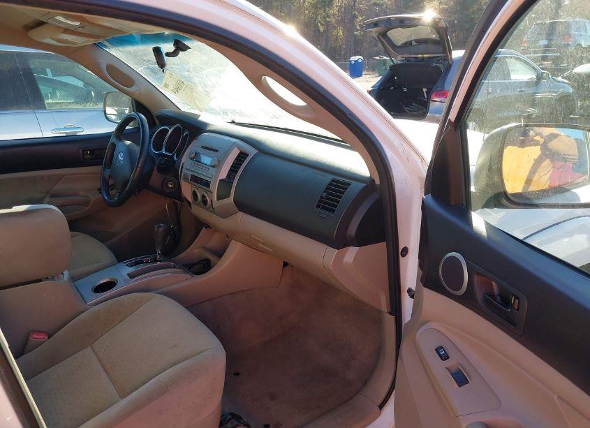 Photo 5 of 2008 Toyota Tacoma PRERUNNER V6 (VIN 3TMJU62N98M061229)