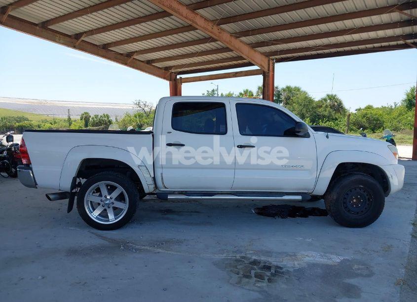 Photo 13 of 2006 Toyota Tacoma PRERUNNER (VIN 3TMJU62NX6M026776)