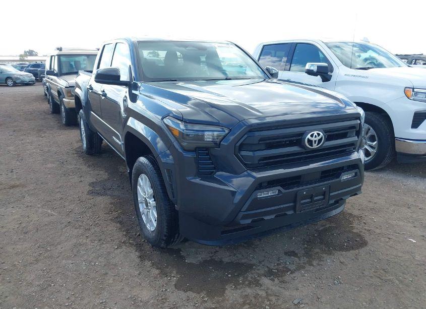 2024 Toyota Tacoma SR5 (VIN 3TMKB5FN1RM004667) main photo