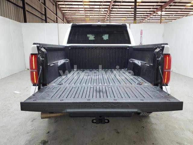 Photo 11 of 2024 TOYOTA TACOMA DOUBLE CAB (VIN 3TMKB5FN2RM011207)