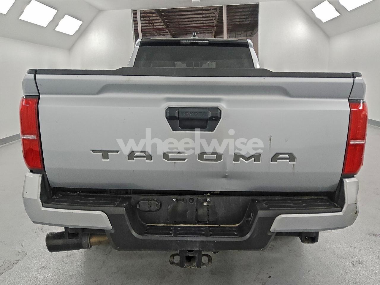 Photo 6 of 2024 TOYOTA TACOMA DOUBLE CAB (VIN 3TMKB5FN5RM011931)