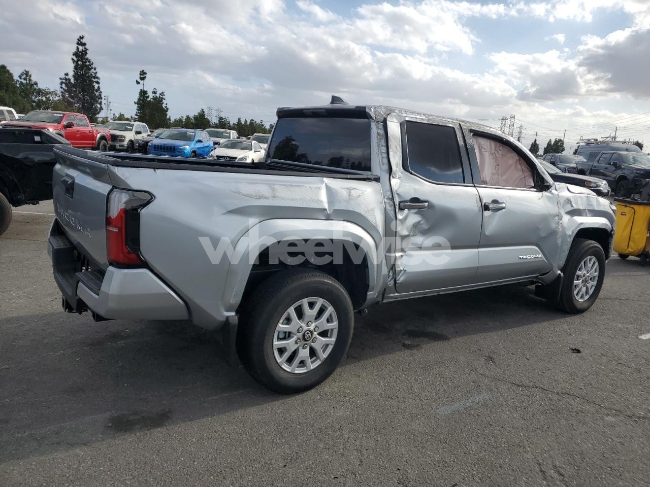 Photo 3 of 2025 TOYOTA TACOMA DOUBLE CAB (VIN 3TMKB5FN9SM048650)