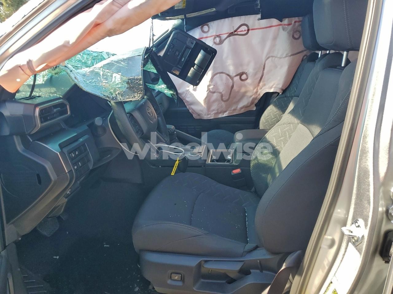 Photo 7 of 2025 TOYOTA TACOMA DOUBLE CAB (VIN 3TMKB5FN9SM048650)