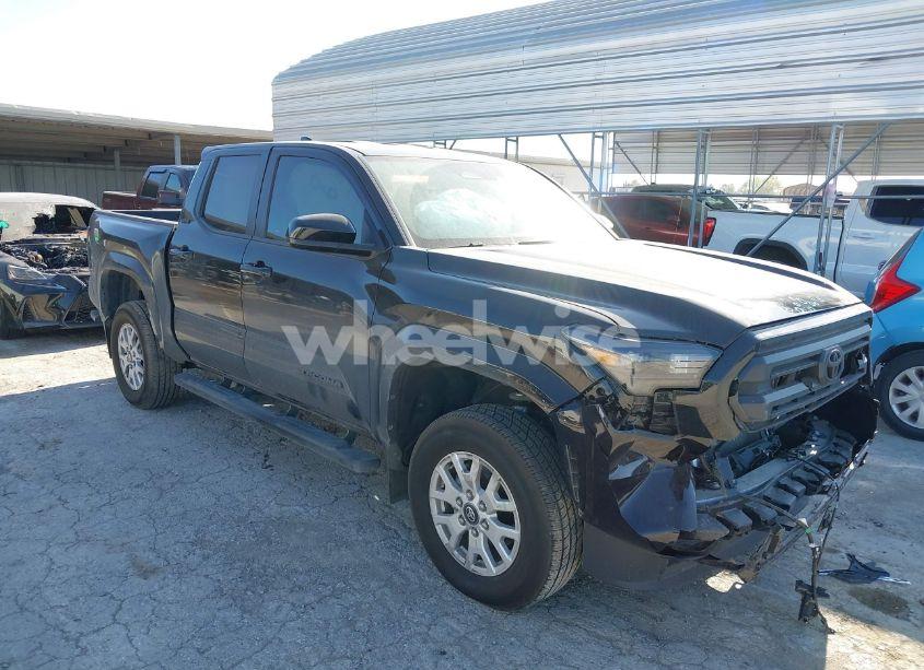 2024 Toyota Tacoma SR5 (VIN 3TMKB5FNXRM001458) main photo