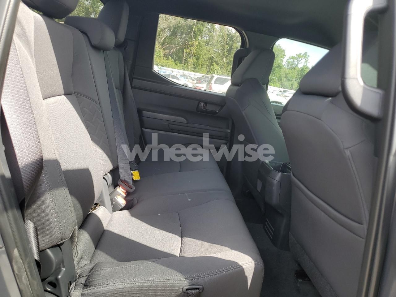 Photo 10 of 2025 TOYOTA TACOMA DOUBLE CAB (VIN 3TMKB5FNXSM035681)