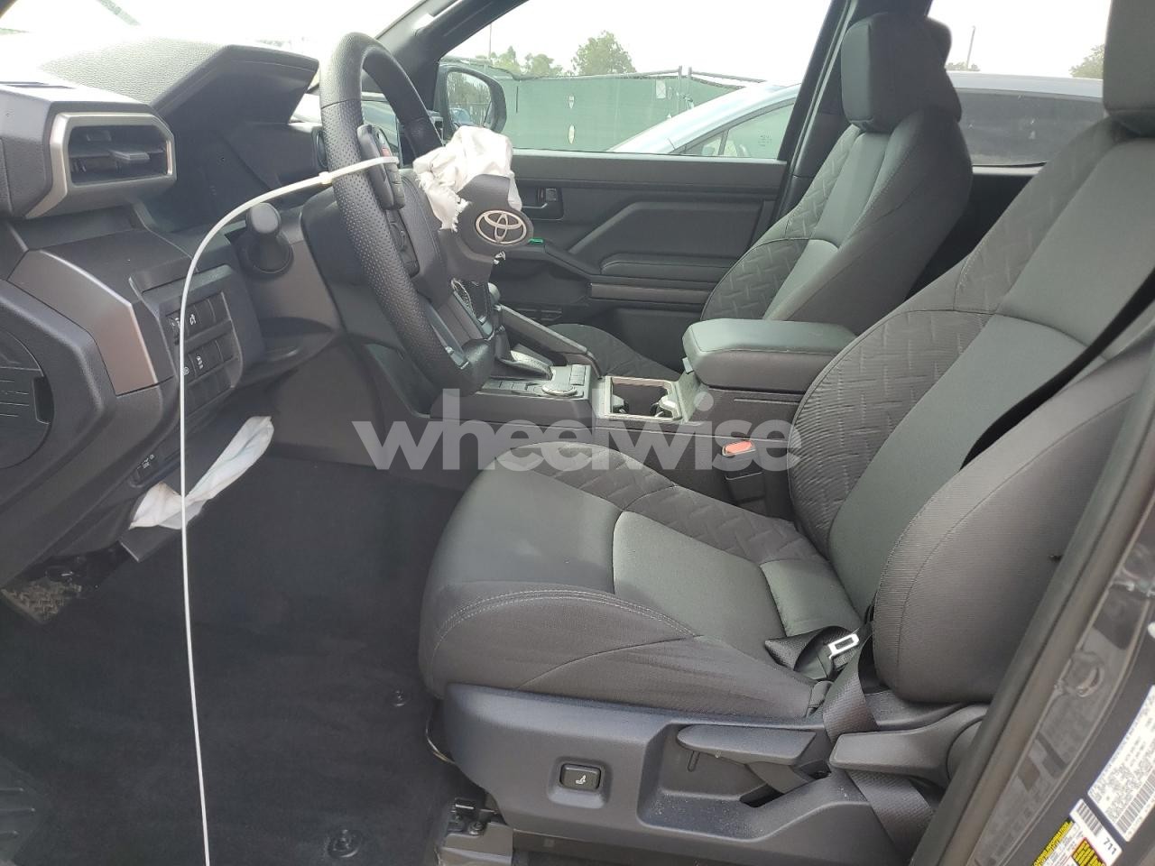 Photo 7 of 2025 TOYOTA TACOMA DOUBLE CAB (VIN 3TMKB5FNXSM035681)