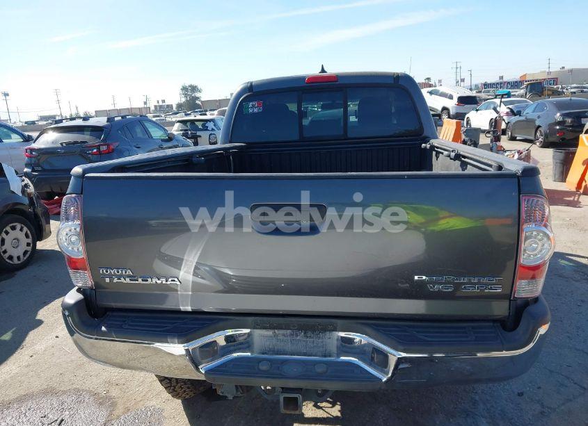 Photo 16 of 2015 Toyota Tacoma PRERUNNER V6 (VIN 3TMKU4HN1FM043109)