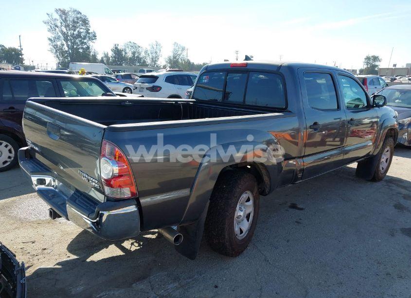 Photo 4 of 2015 Toyota Tacoma PRERUNNER V6 (VIN 3TMKU4HN1FM043109)