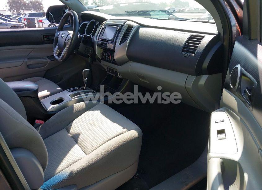 Photo 5 of 2015 Toyota Tacoma PRERUNNER V6 (VIN 3TMKU4HN1FM043109)