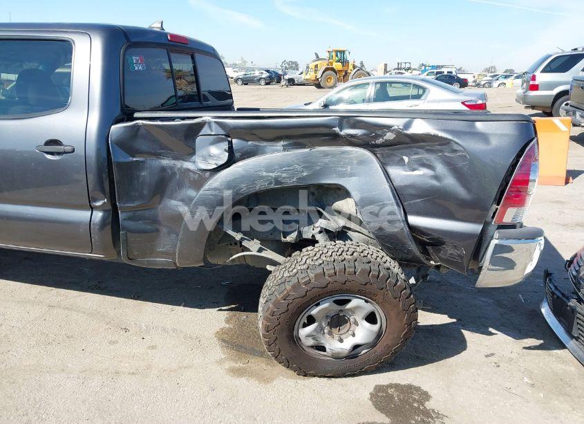 Photo 6 of 2015 Toyota Tacoma PRERUNNER V6 (VIN 3TMKU4HN1FM043109)