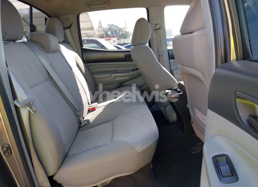 Photo 8 of 2015 Toyota Tacoma PRERUNNER V6 (VIN 3TMKU4HN1FM043109)