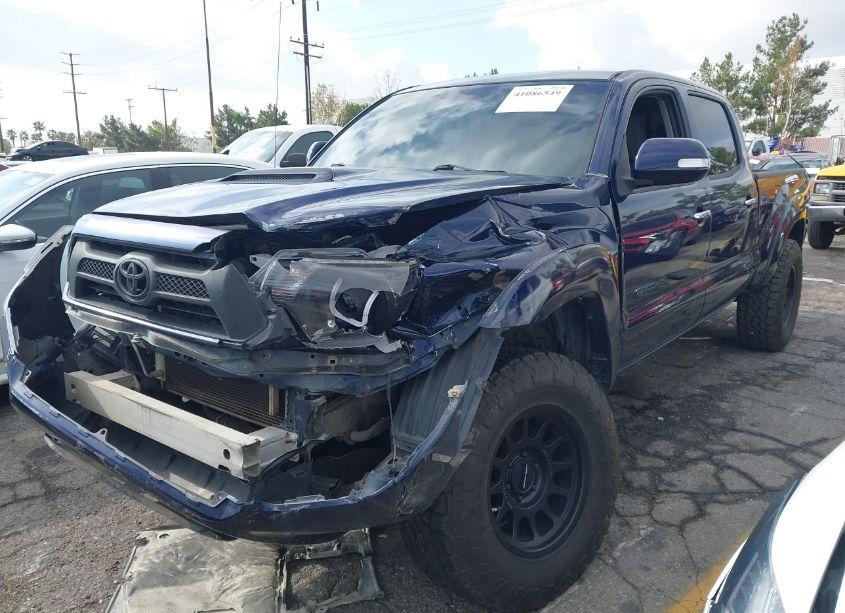Photo 2 of 2013 Toyota Tacoma DBL CAB PRERUNNER LNG BED (VIN 3TMKU4HN2DM035498)