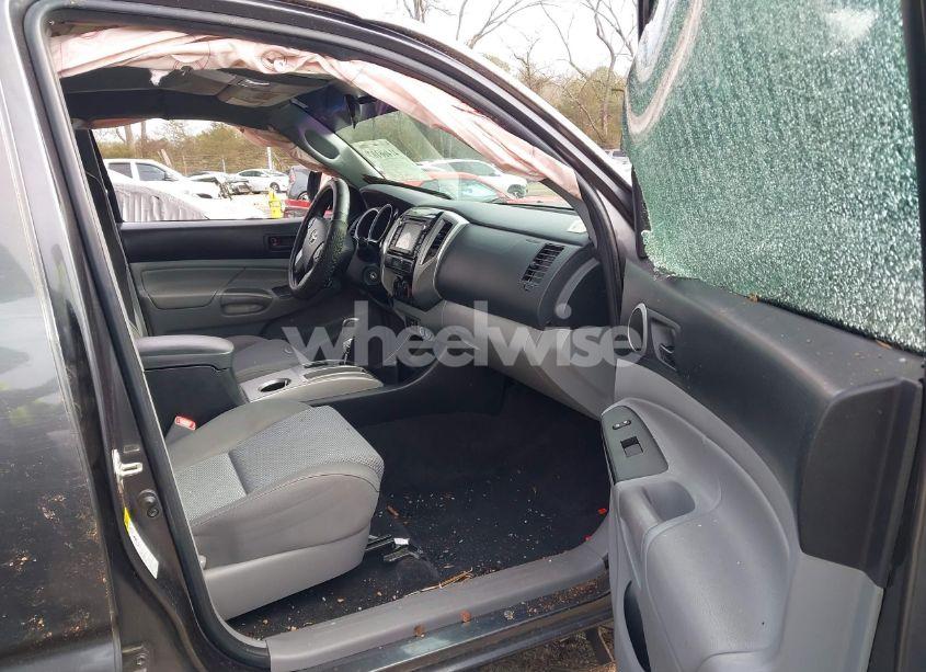 Photo 5 of 2014 Toyota Tacoma DBL CAB PRERUNNER LNG BED (VIN 3TMKU4HN2EM041531)