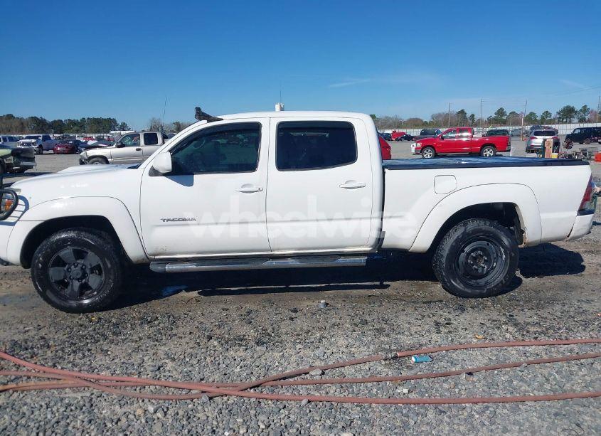 Photo 14 of 2011 Toyota Tacoma PRERUNNER V6 (VIN 3TMKU4HN4BM029599)