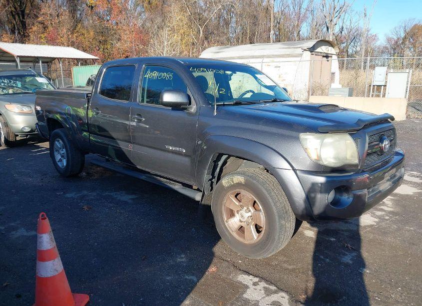 2011 Toyota Tacoma DBL CAB PRERUNNER LNG BED (VIN 3TMKU4HN6BM029328) main photo