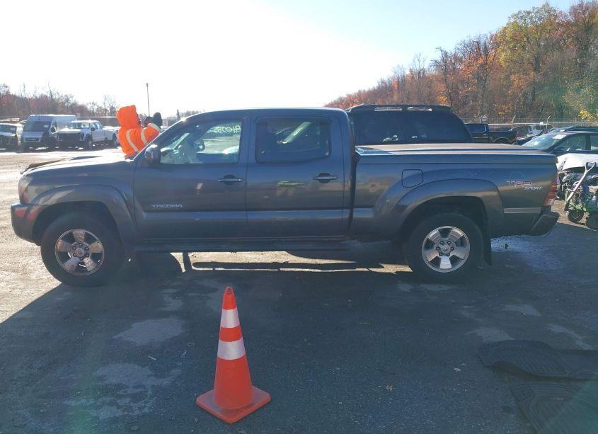 Photo 14 of 2011 Toyota Tacoma DBL CAB PRERUNNER LNG BED (VIN 3TMKU4HN6BM029328)