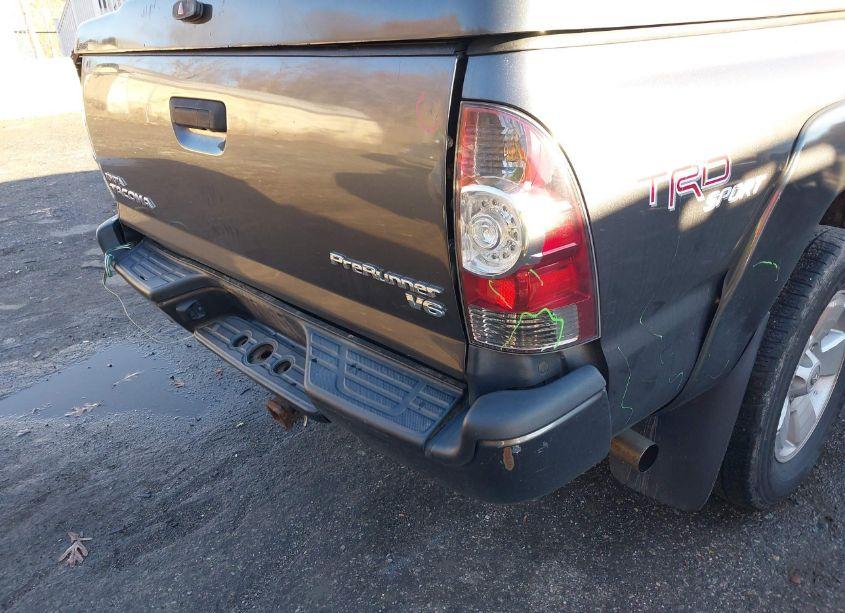 Photo 6 of 2011 Toyota Tacoma DBL CAB PRERUNNER LNG BED (VIN 3TMKU4HN6BM029328)