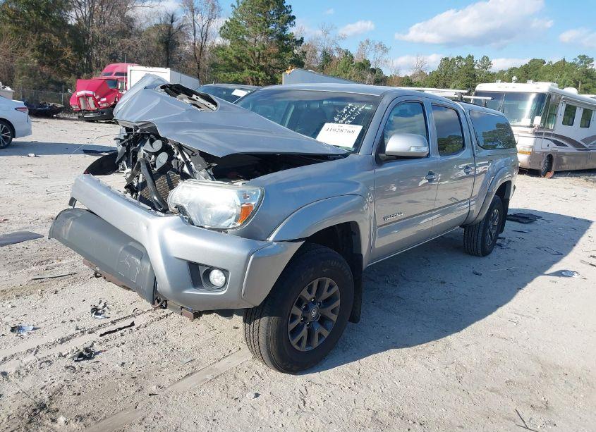 Photo 2 of 2015 Toyota Tacoma DBL CAB PRERUNNER LNG BED (VIN 3TMKU4HN7FM045964)