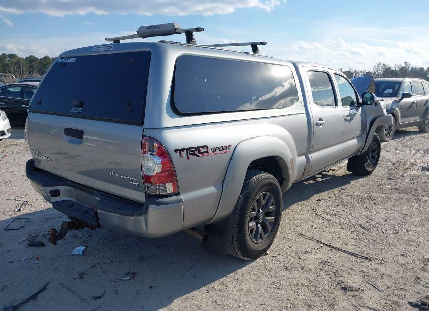 Photo 4 of 2015 Toyota Tacoma DBL CAB PRERUNNER LNG BED (VIN 3TMKU4HN7FM045964)