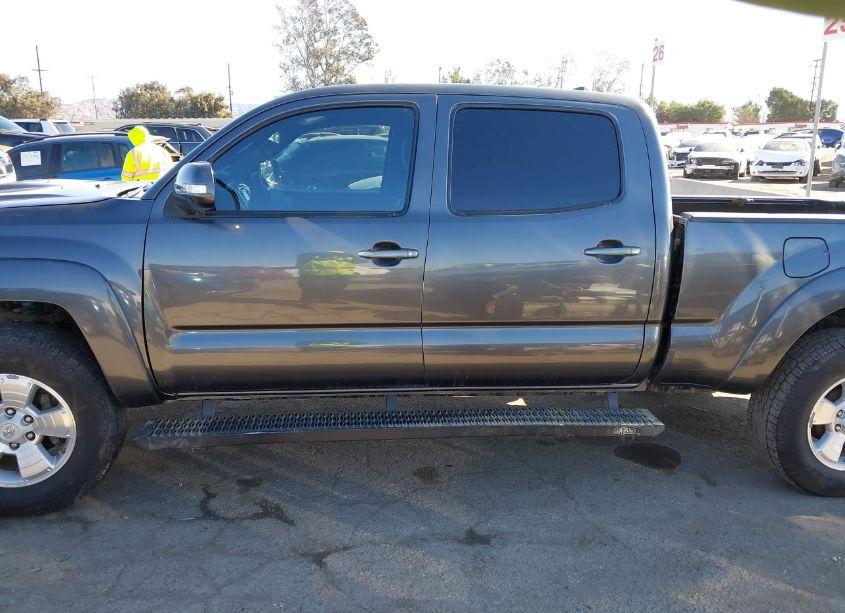 Photo 14 of 2014 Toyota Tacoma DBL CAB PRERUNNER LNG BED (VIN 3TMKU4HN9EM041008)