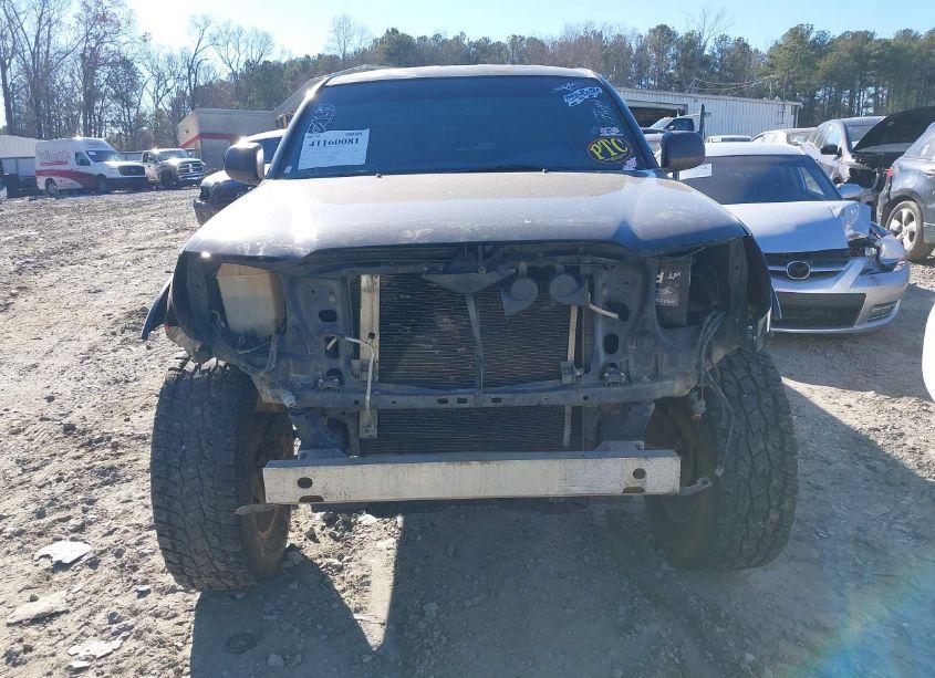 Photo 12 of 2005 Toyota Tacoma PRERUNNER V6 (VIN 3TMKU72N05M001815)