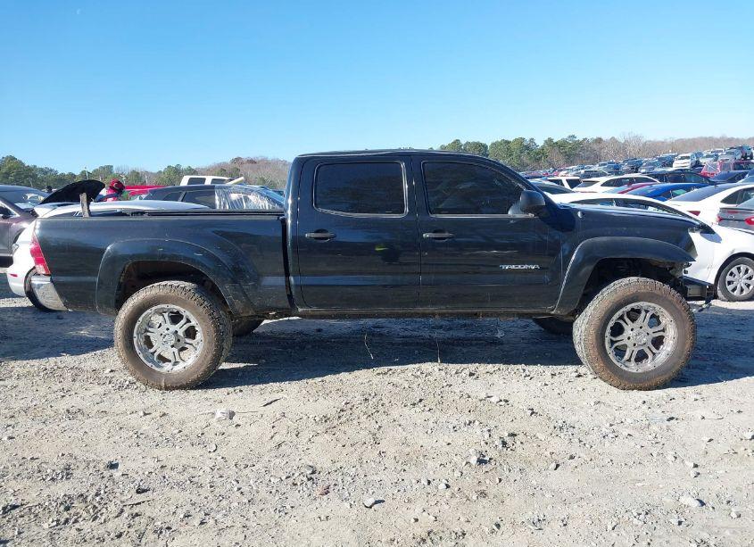 Photo 13 of 2005 Toyota Tacoma PRERUNNER V6 (VIN 3TMKU72N05M001815)