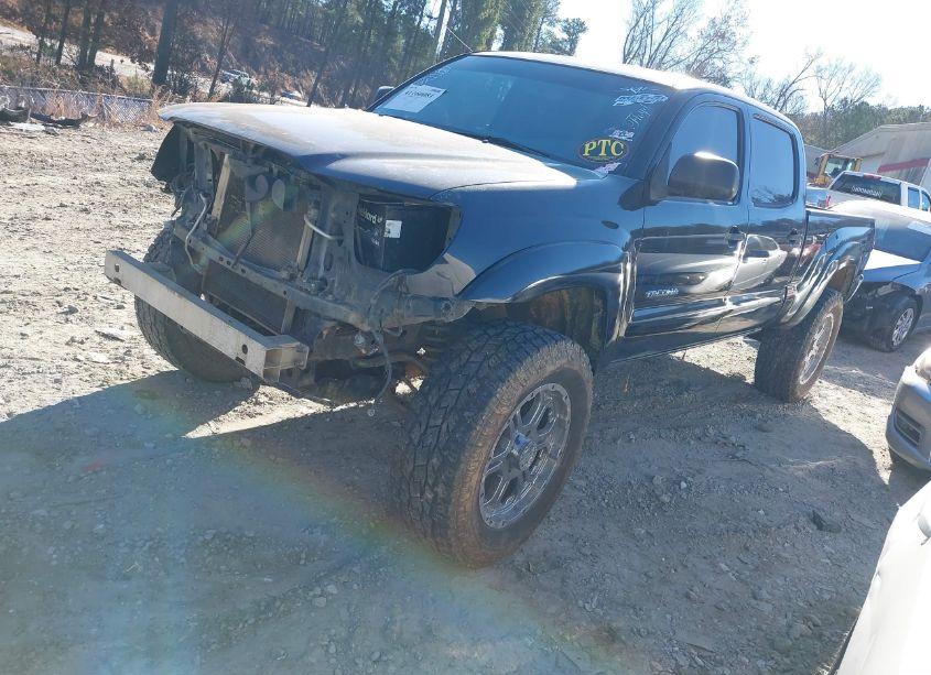 Photo 2 of 2005 Toyota Tacoma PRERUNNER V6 (VIN 3TMKU72N05M001815)