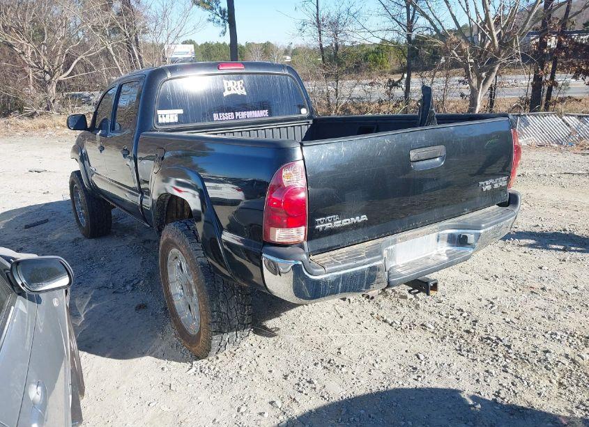 Photo 3 of 2005 Toyota Tacoma PRERUNNER V6 (VIN 3TMKU72N05M001815)