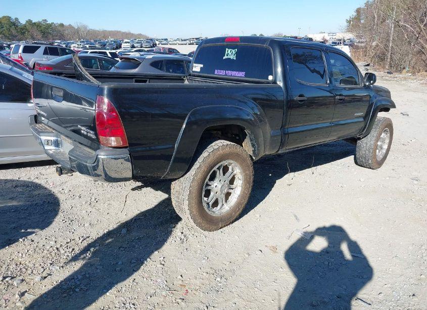Photo 4 of 2005 Toyota Tacoma PRERUNNER V6 (VIN 3TMKU72N05M001815)