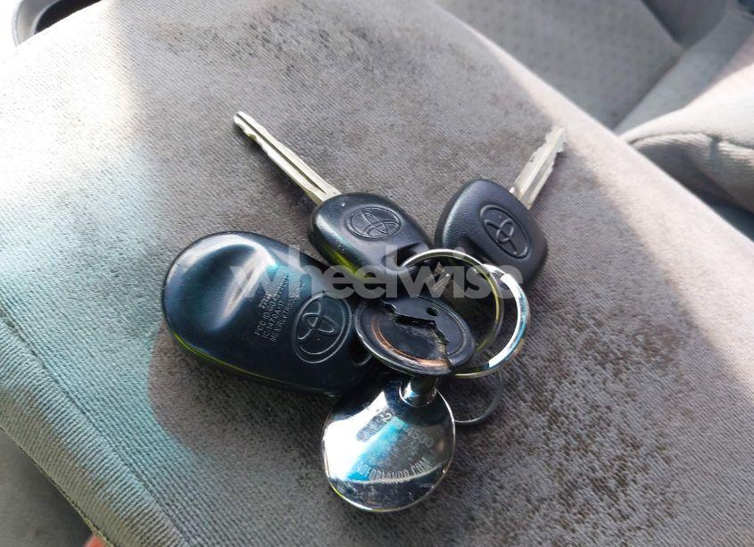 Photo 11 of 2005 Toyota Tacoma PRERUNNER V6 (VIN 3TMKU72N25M002688)