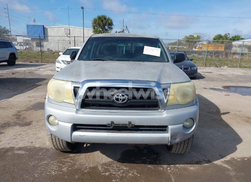 Photo 12 of 2005 Toyota Tacoma PRERUNNER V6 (VIN 3TMKU72N25M002688)