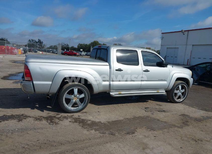 Photo 13 of 2005 Toyota Tacoma PRERUNNER V6 (VIN 3TMKU72N25M002688)