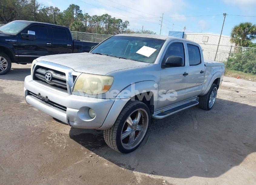 Photo 2 of 2005 Toyota Tacoma PRERUNNER V6 (VIN 3TMKU72N25M002688)