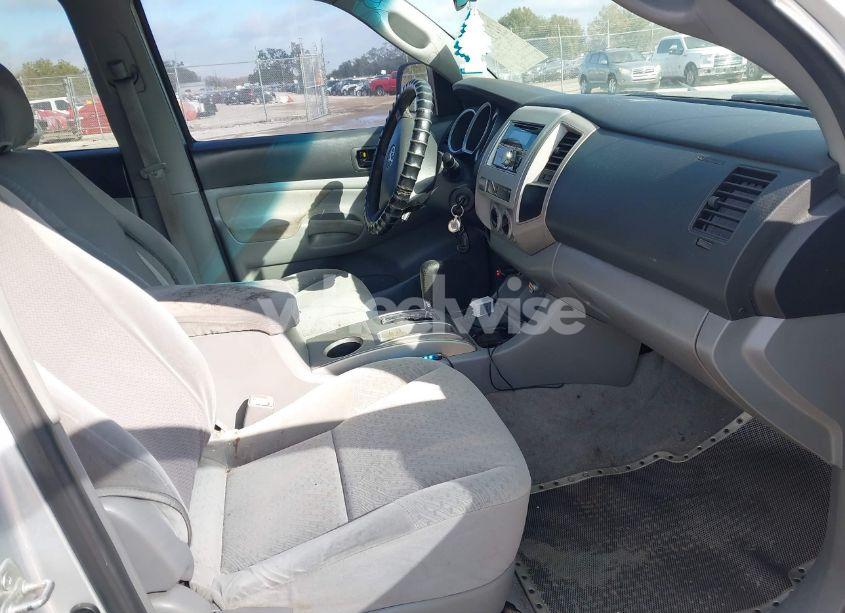 Photo 5 of 2005 Toyota Tacoma PRERUNNER V6 (VIN 3TMKU72N25M002688)