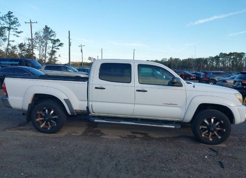 Photo 13 of 2008 Toyota Tacoma PRERUNNER V6 (VIN 3TMKU72N28M017468)