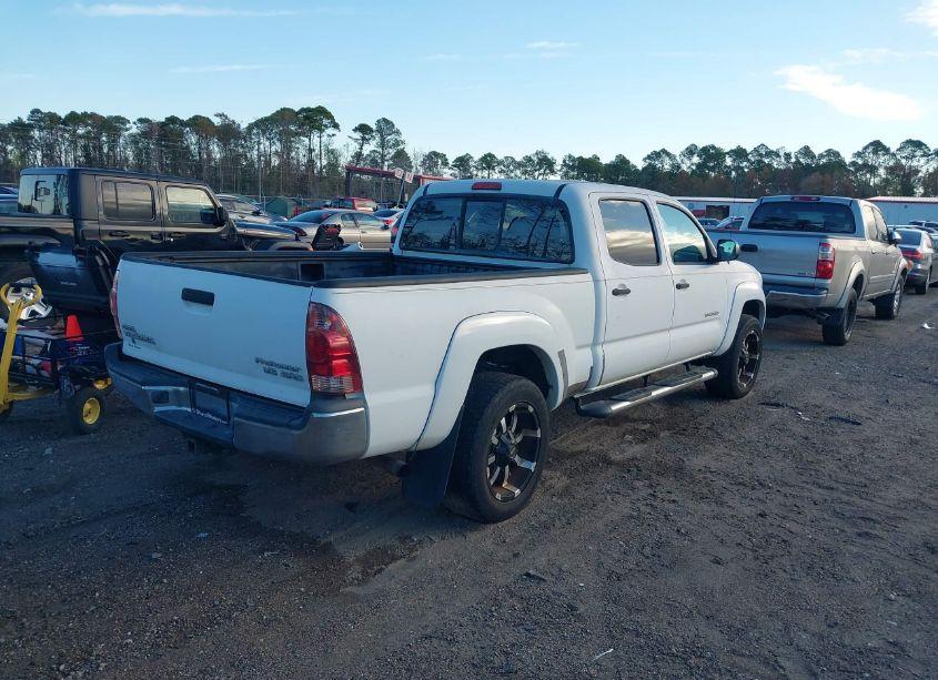 Photo 4 of 2008 Toyota Tacoma PRERUNNER V6 (VIN 3TMKU72N28M017468)
