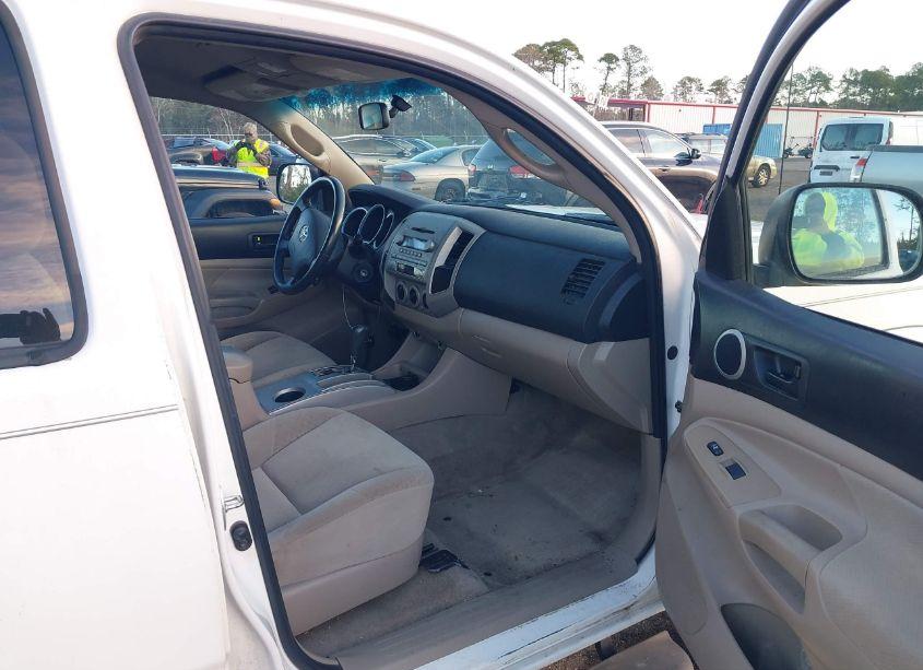 Photo 5 of 2008 Toyota Tacoma PRERUNNER V6 (VIN 3TMKU72N28M017468)
