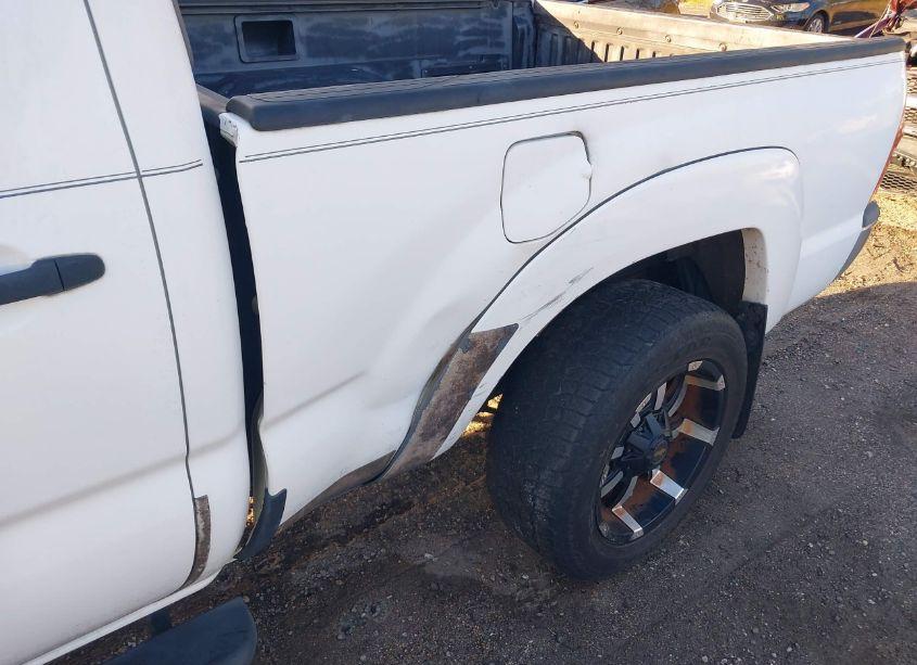 Photo 6 of 2008 Toyota Tacoma PRERUNNER V6 (VIN 3TMKU72N28M017468)
