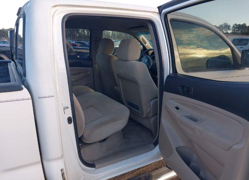 Photo 8 of 2008 Toyota Tacoma PRERUNNER V6 (VIN 3TMKU72N28M017468)