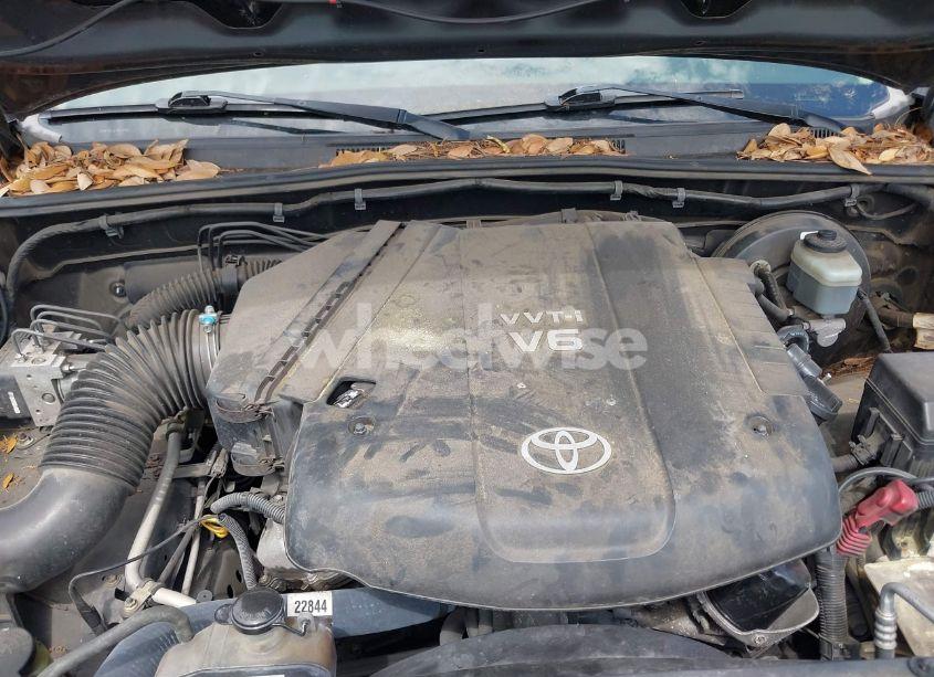 Photo 10 of 2005 Toyota Tacoma PRERUNNER V6 (VIN 3TMKU72N45M002966)