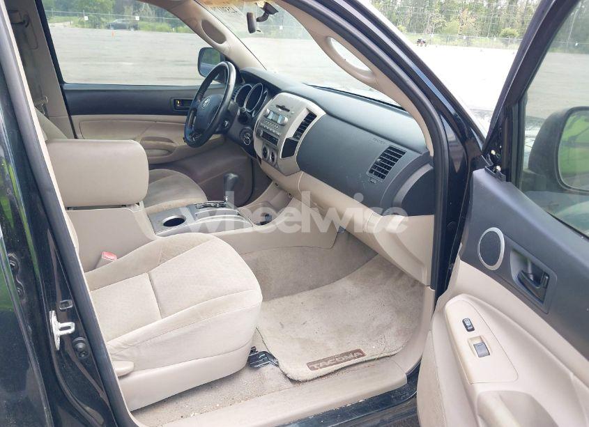 Photo 5 of 2005 Toyota Tacoma PRERUNNER V6 (VIN 3TMKU72N45M002966)