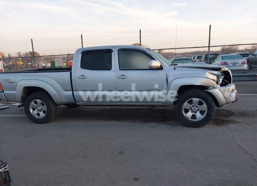 Photo 13 of 2005 Toyota Tacoma DBL CAB PRERUNNER LNG BED (VIN 3TMKU72N55M003155)
