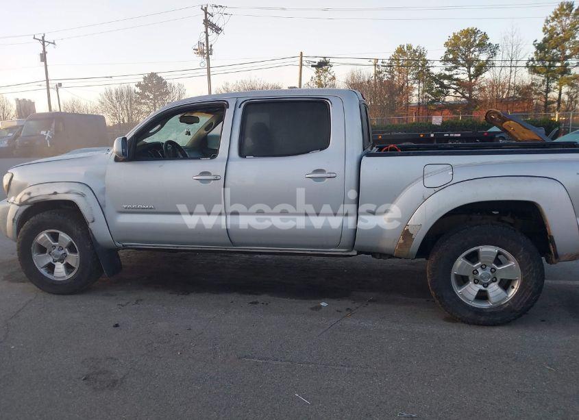 Photo 14 of 2005 Toyota Tacoma DBL CAB PRERUNNER LNG BED (VIN 3TMKU72N55M003155)