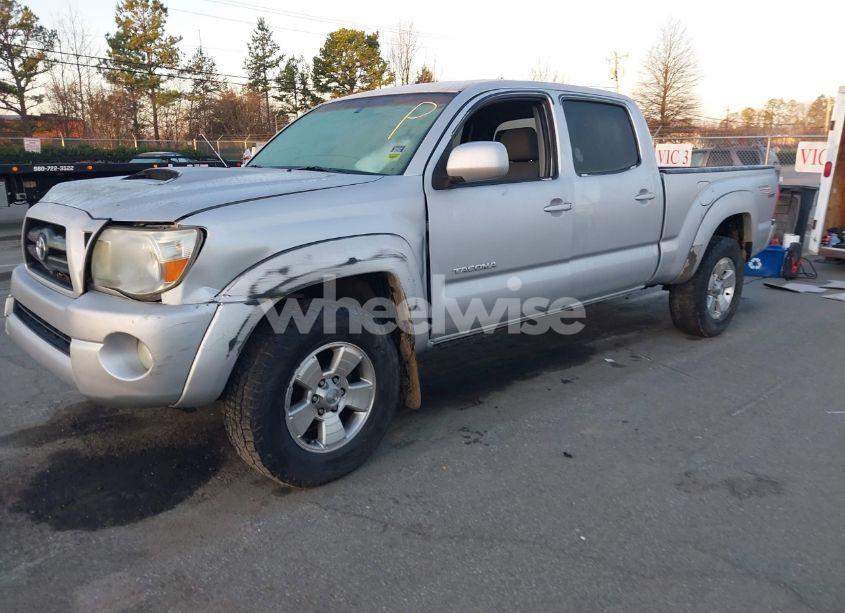 Photo 2 of 2005 Toyota Tacoma DBL CAB PRERUNNER LNG BED (VIN 3TMKU72N55M003155)