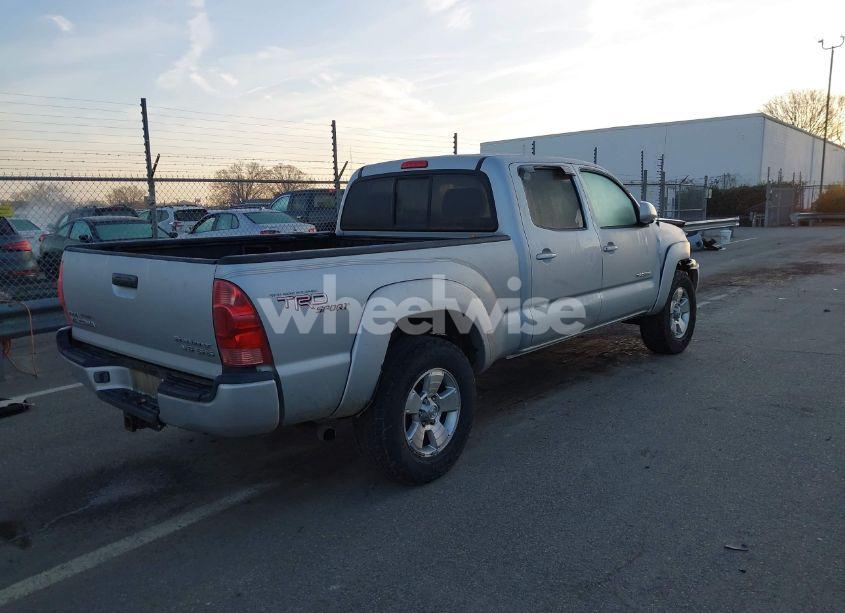 Photo 4 of 2005 Toyota Tacoma DBL CAB PRERUNNER LNG BED (VIN 3TMKU72N55M003155)