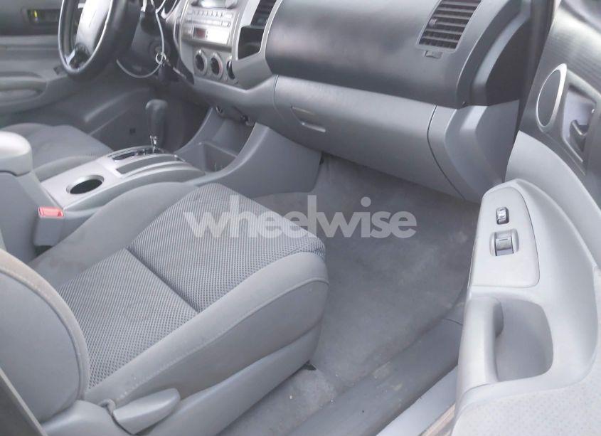 Photo 5 of 2005 Toyota Tacoma DBL CAB PRERUNNER LNG BED (VIN 3TMKU72N55M003155)