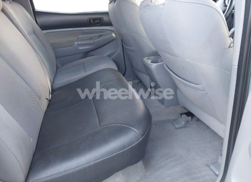 Photo 8 of 2005 Toyota Tacoma DBL CAB PRERUNNER LNG BED (VIN 3TMKU72N55M003155)