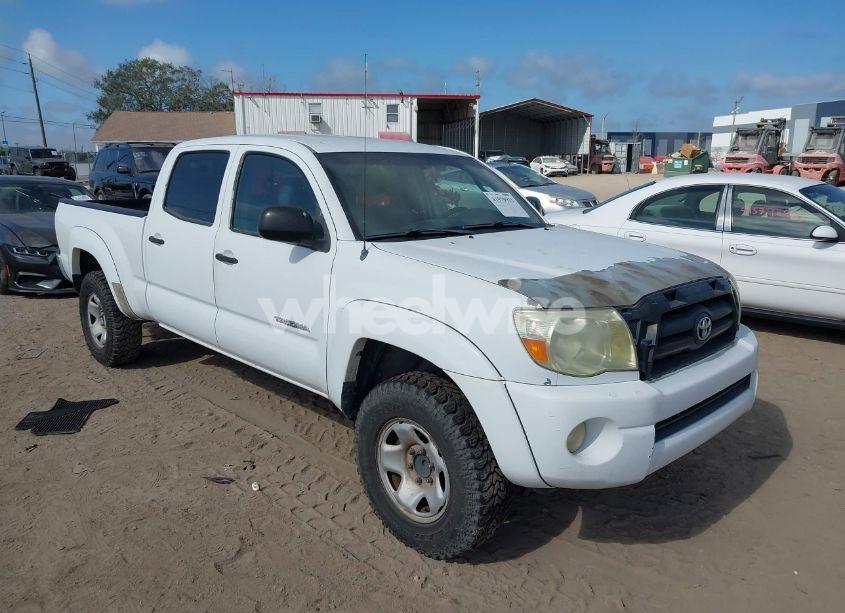 2005 Toyota Tacoma PRERUNNER V6 (VIN 3TMKU72N65M001821) main photo