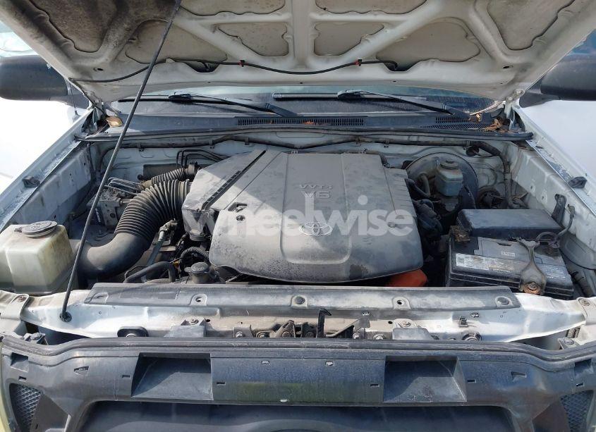 Photo 10 of 2005 Toyota Tacoma PRERUNNER V6 (VIN 3TMKU72N65M001821)